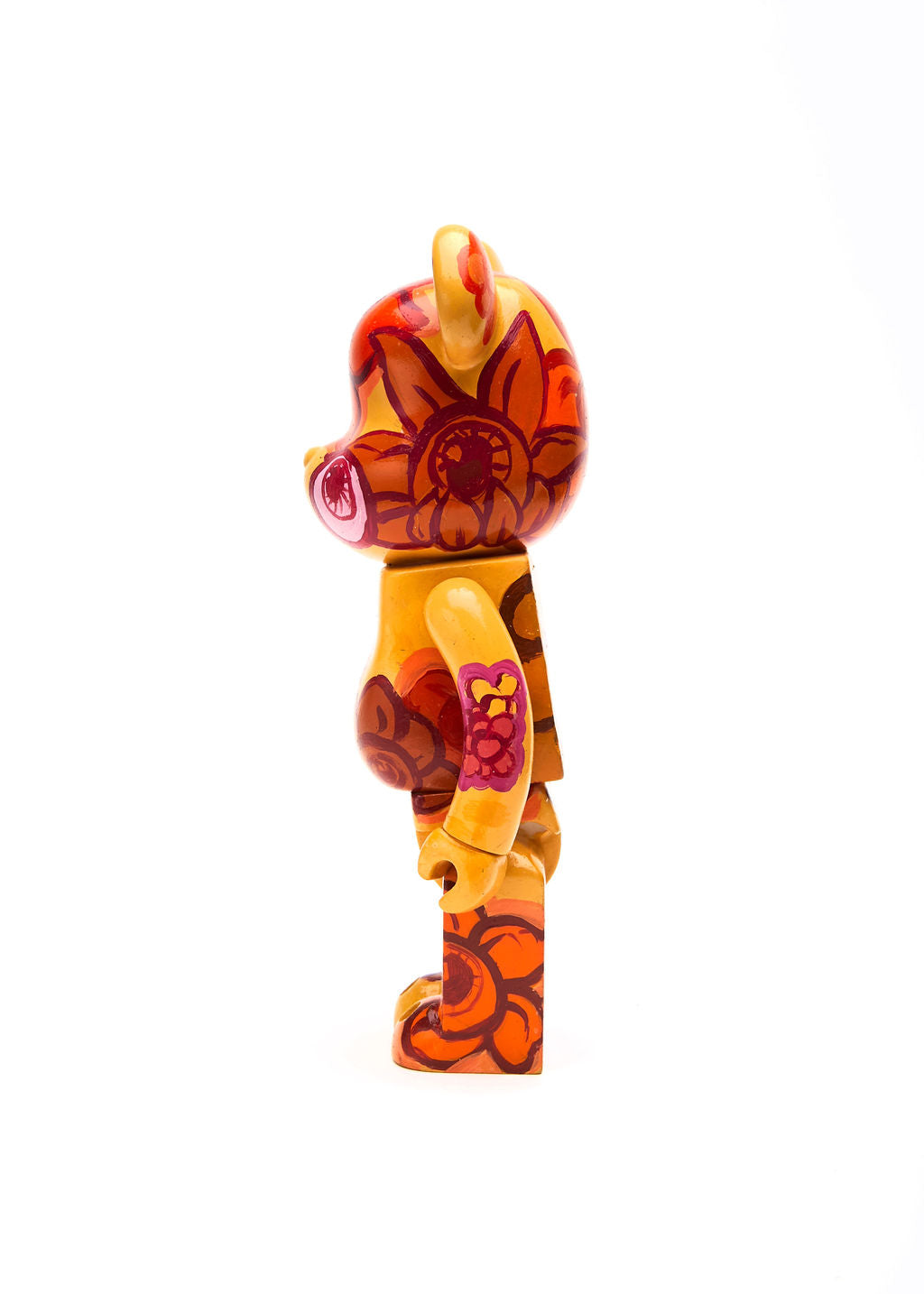Ahinta Magenta Bearbrick